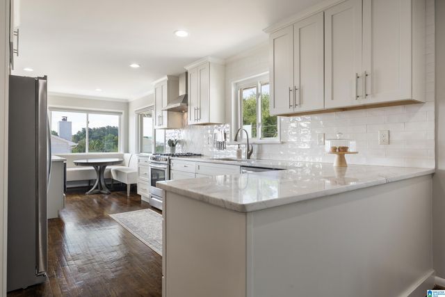 728 ROCKBRIDGE ROAD, Vestavia Hills, AL 35216