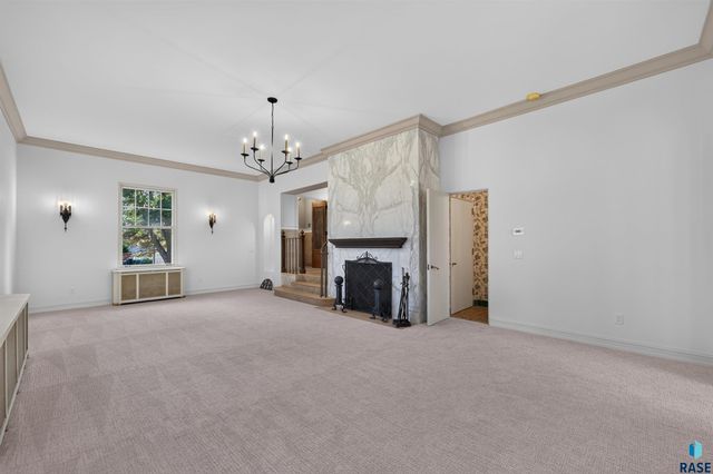 21 S Riverview HTS Heights, Sioux Falls, SD 57105