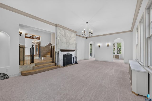 21 S Riverview HTS Heights, Sioux Falls, SD 57105