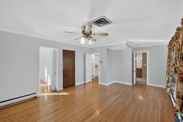21 S Riverview HTS Heights, Sioux Falls, SD 57105