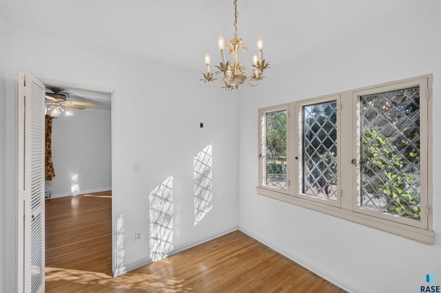 21 S Riverview HTS Heights, Sioux Falls, SD 57105