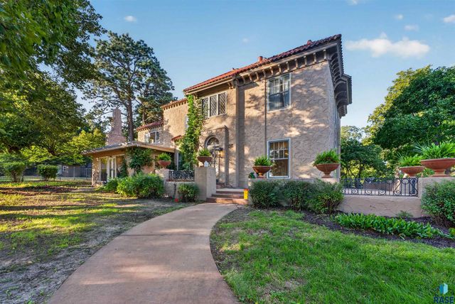 21 S Riverview HTS Heights, Sioux Falls, SD 57105