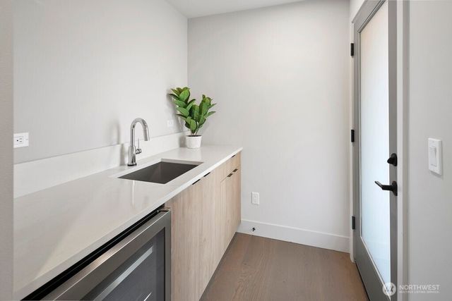 1601 E Jefferson Street, Seattle, WA 98122