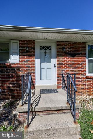 42 OAK LN, Stevens, PA 17578