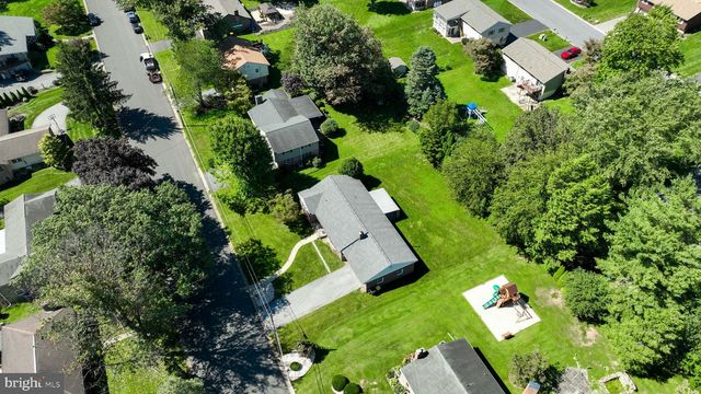 42 OAK LN, Stevens, PA 17578