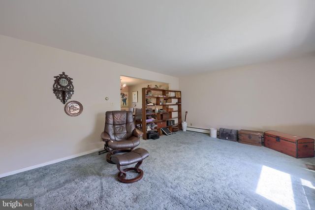 42 OAK LN, Stevens, PA 17578