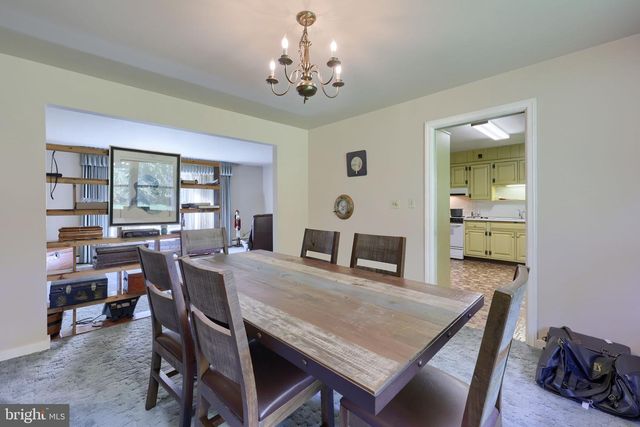 42 OAK LN, Stevens, PA 17578