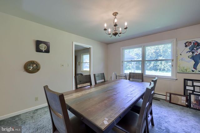 42 OAK LN, Stevens, PA 17578
