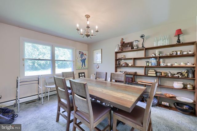 42 OAK LN, Stevens, PA 17578