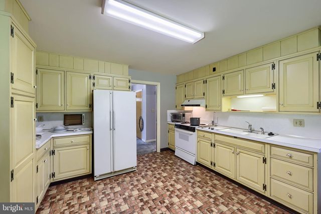 42 OAK LN, Stevens, PA 17578