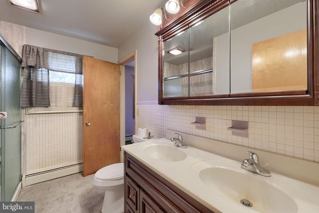 42 OAK LN, Stevens, PA 17578