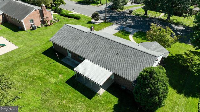 42 OAK LN, Stevens, PA 17578