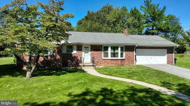 42 OAK LN, Stevens, PA 17578