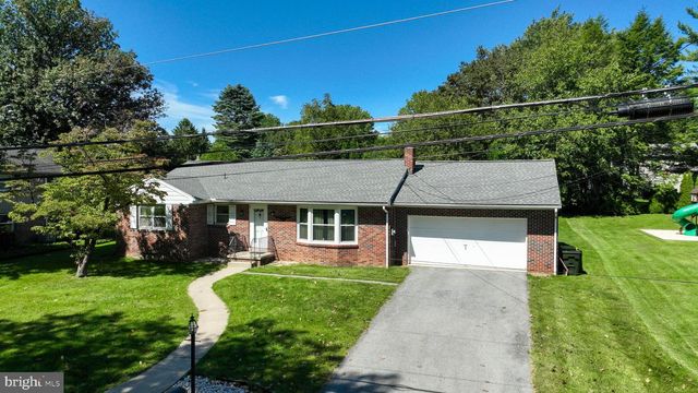 42 OAK LN, Stevens, PA 17578