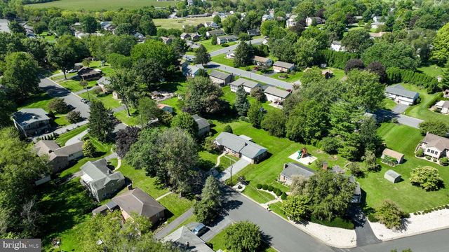 42 OAK LN, Stevens, PA 17578