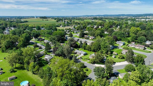 42 OAK LN, Stevens, PA 17578