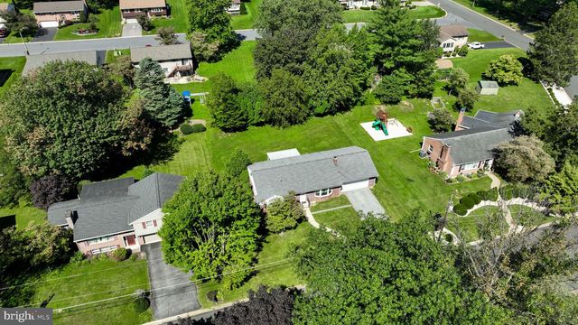 42 OAK LN, Stevens, PA 17578