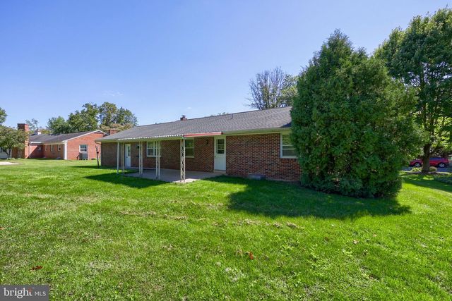 42 OAK LN, Stevens, PA 17578