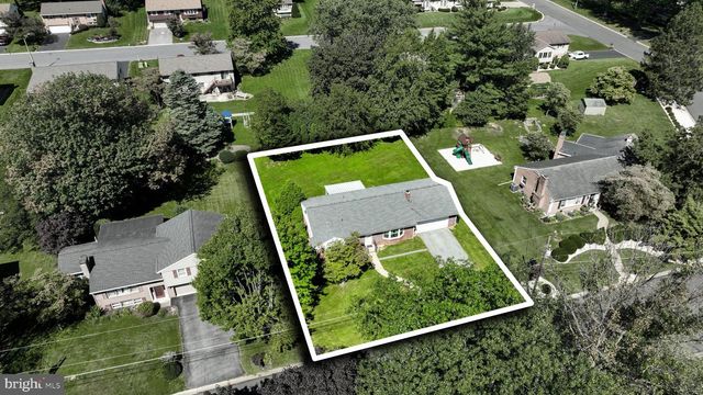 42 OAK LN, Stevens, PA 17578