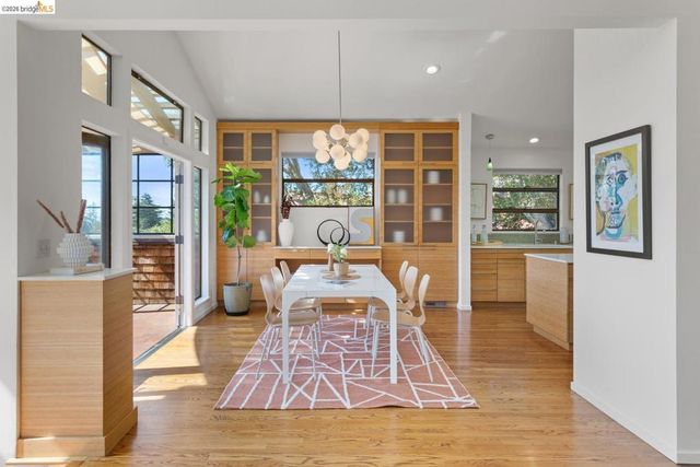 2920 Avalon Ave, Berkeley, CA 94705
