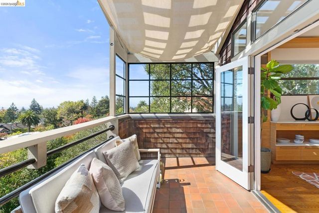 2920 Avalon Ave, Berkeley, CA 94705