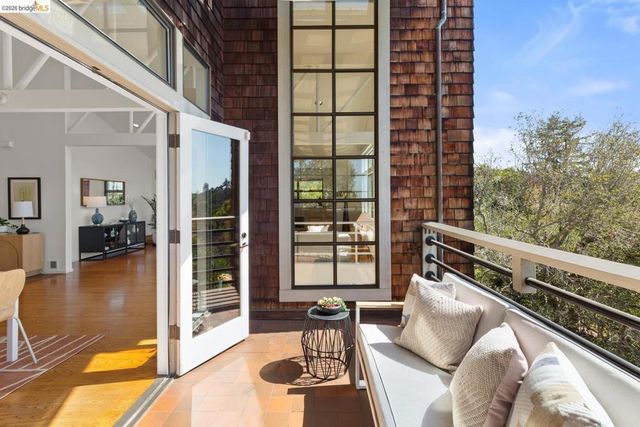 2920 Avalon Ave, Berkeley, CA 94705