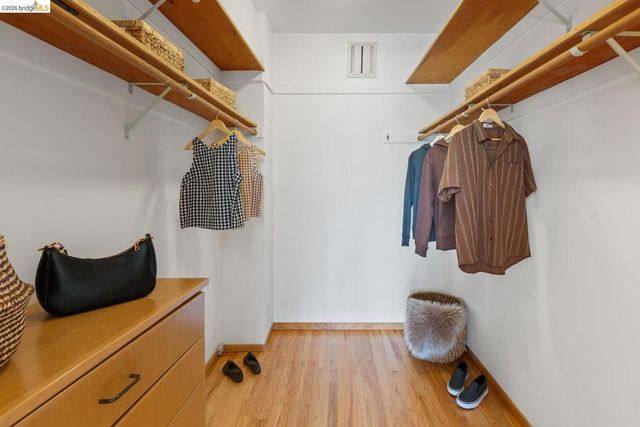 2920 Avalon Ave, Berkeley, CA 94705