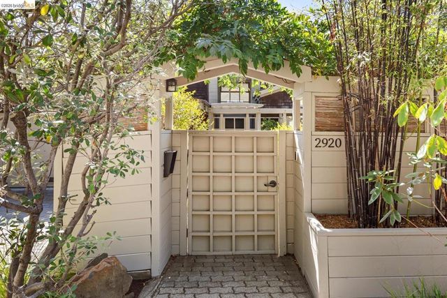 2920 Avalon Ave, Berkeley, CA 94705