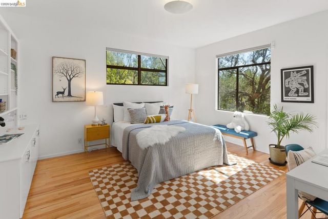 2920 Avalon Ave, Berkeley, CA 94705