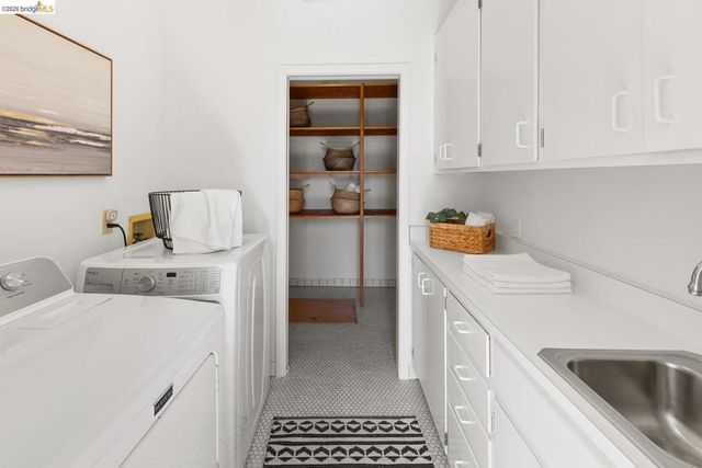 2920 Avalon Ave, Berkeley, CA 94705