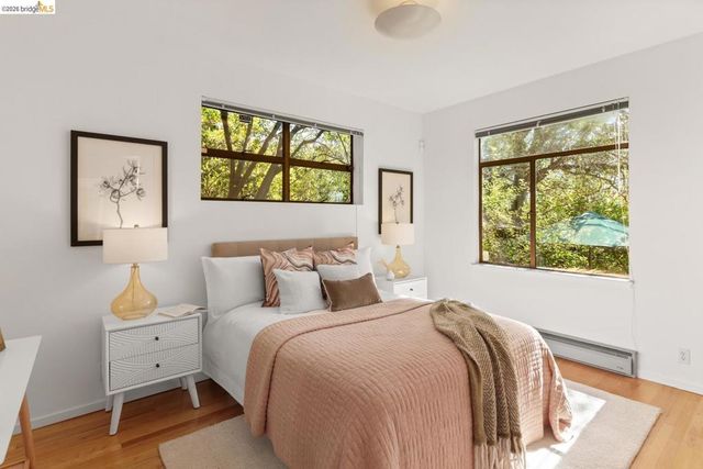 2920 Avalon Ave, Berkeley, CA 94705