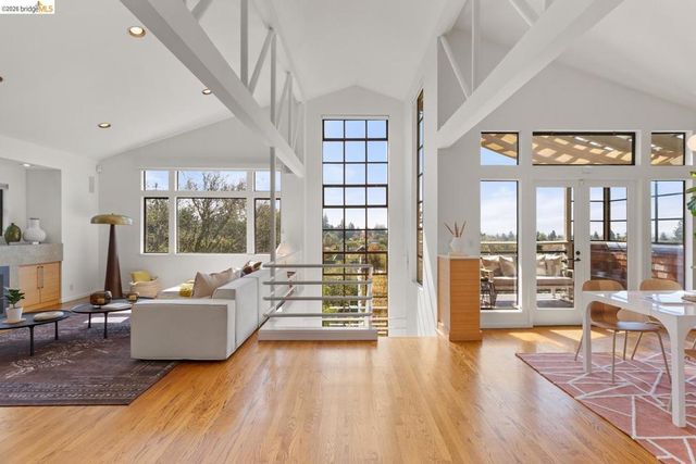 2920 Avalon Ave, Berkeley, CA 94705