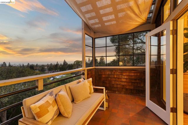 2920 Avalon Ave, Berkeley, CA 94705