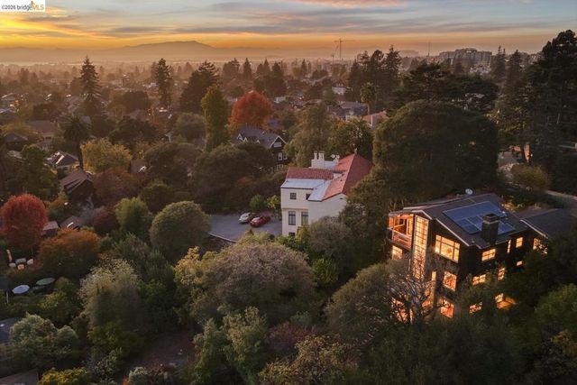 2920 Avalon Ave, Berkeley, CA 94705
