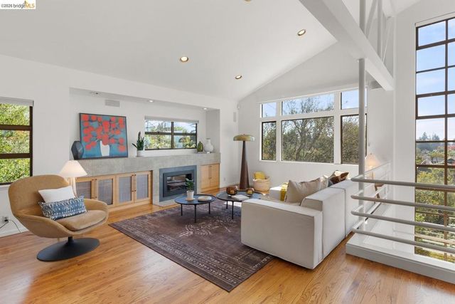 2920 Avalon Ave, Berkeley, CA 94705