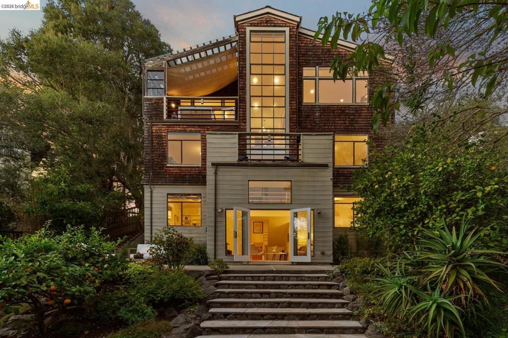 2920 Avalon Ave, Berkeley, CA 94705