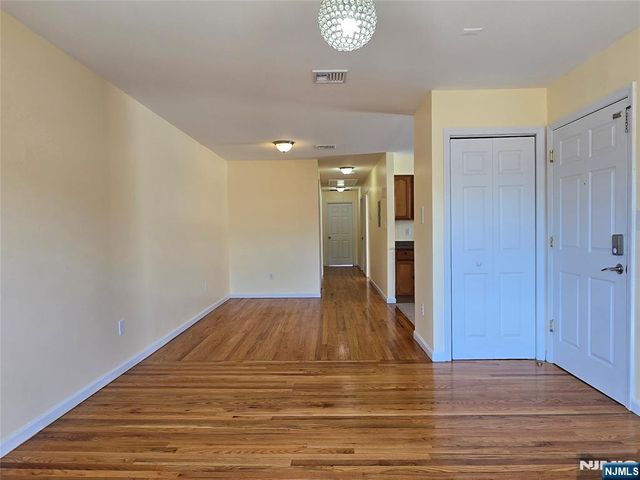 22 Wakeman Avenue 2nd fl., Newark, NJ 07104