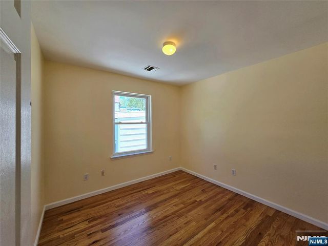 22 Wakeman Avenue 2nd fl., Newark, NJ 07104