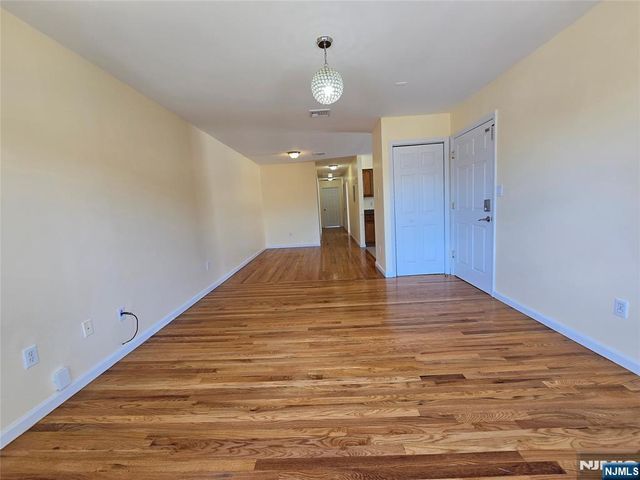 22 Wakeman Avenue 2nd fl., Newark, NJ 07104