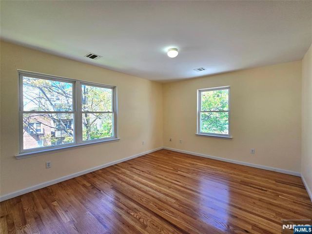 22 Wakeman Avenue 2nd fl., Newark, NJ 07104