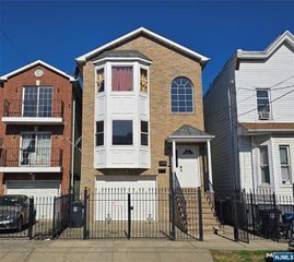 22 Wakeman Avenue 2nd fl., Newark, NJ 07104