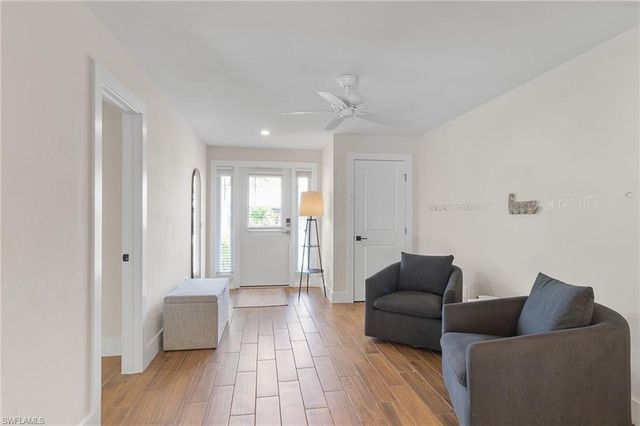 3 Crooked LN # 23, Naples, FL 34112