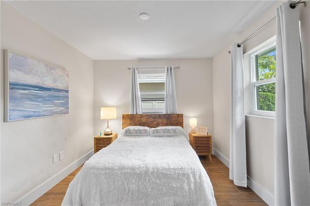 3 Crooked LN # 23, Naples, FL 34112