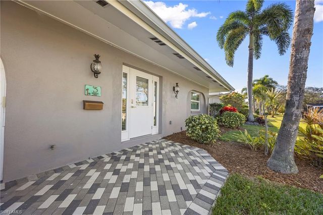 3 Crooked LN # 23, Naples, FL 34112