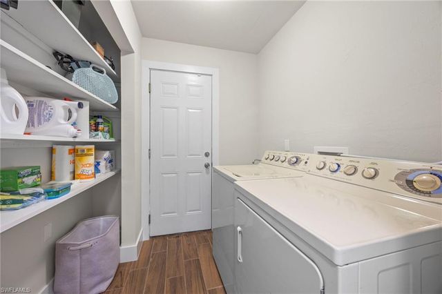 3 Crooked LN # 23, Naples, FL 34112