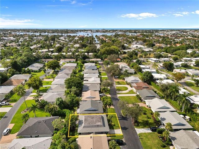 3 Crooked LN # 23, Naples, FL 34112