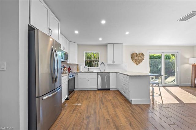 3 Crooked LN # 23, Naples, FL 34112