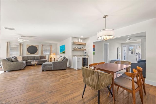 3 Crooked LN # 23, Naples, FL 34112