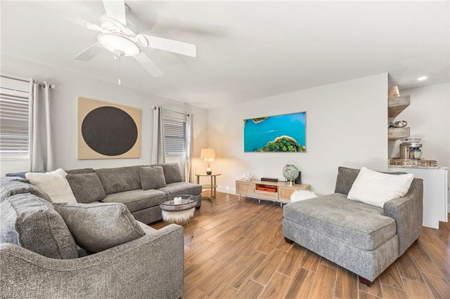 3 Crooked LN # 23, Naples, FL 34112