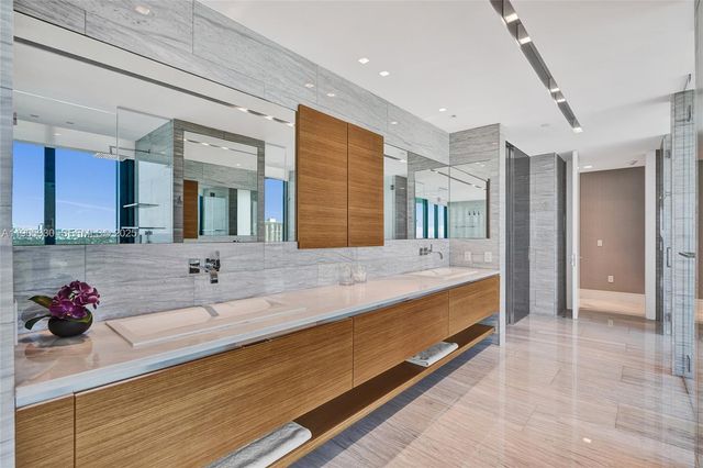 19575 Collins Ave 16, Sunny Isles Beach, FL 33160